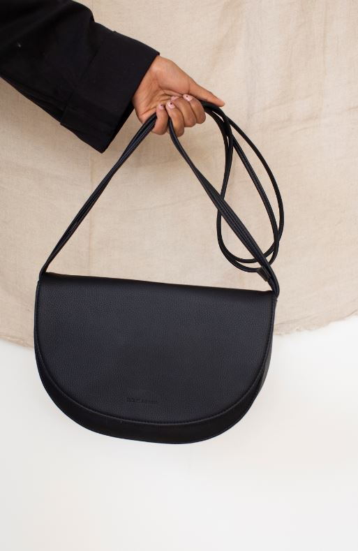 Soma half moon bag black